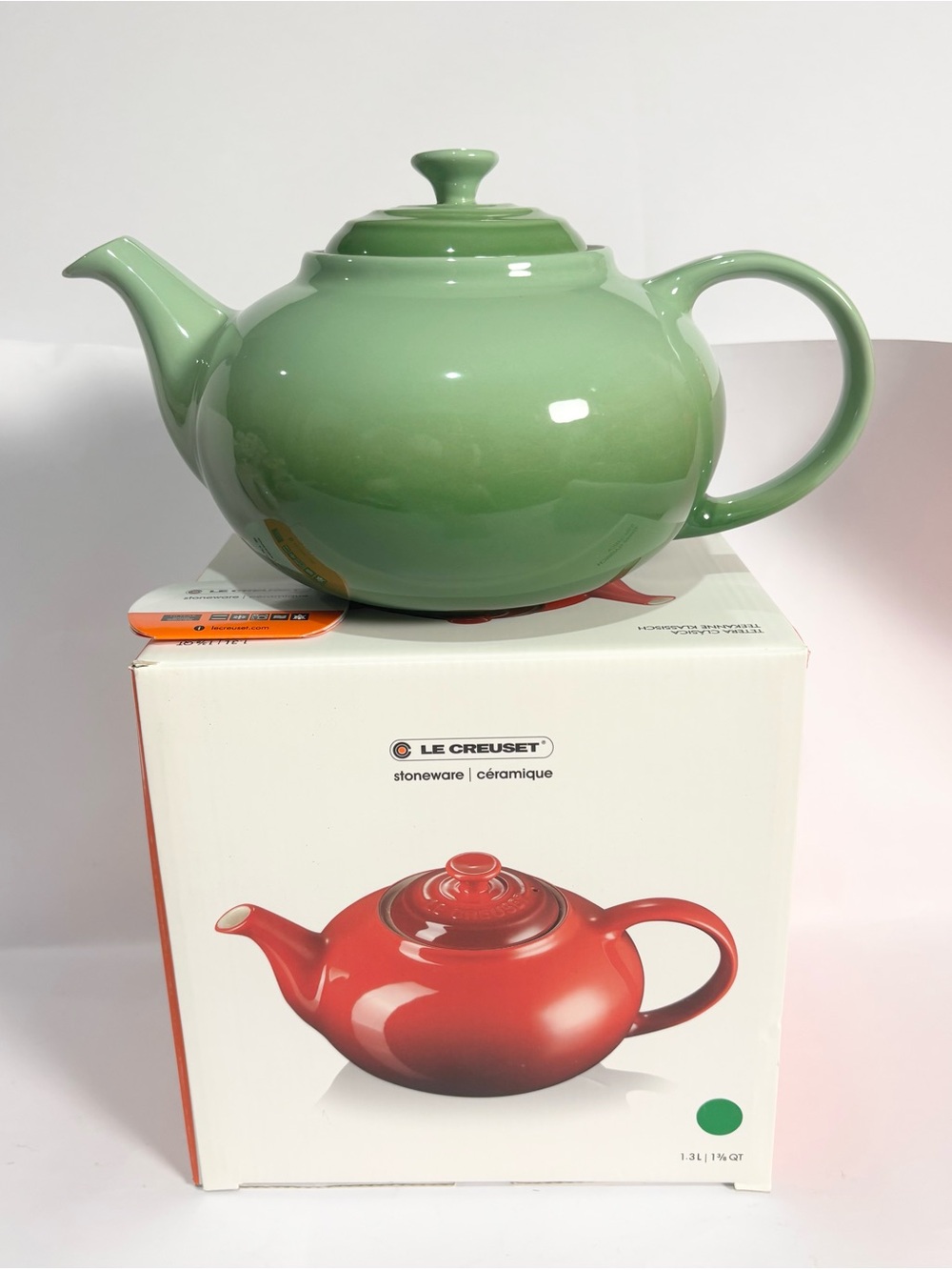Le Creuset Green Stoneware Teapot - Glossy Sage Finish